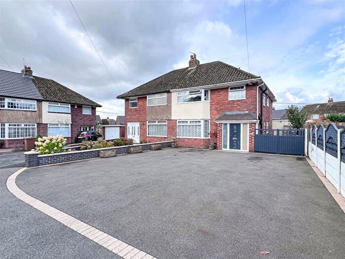 4 Bedroom Semi Detached House For Sale In Hewitt Crescent, Werrington, ST9