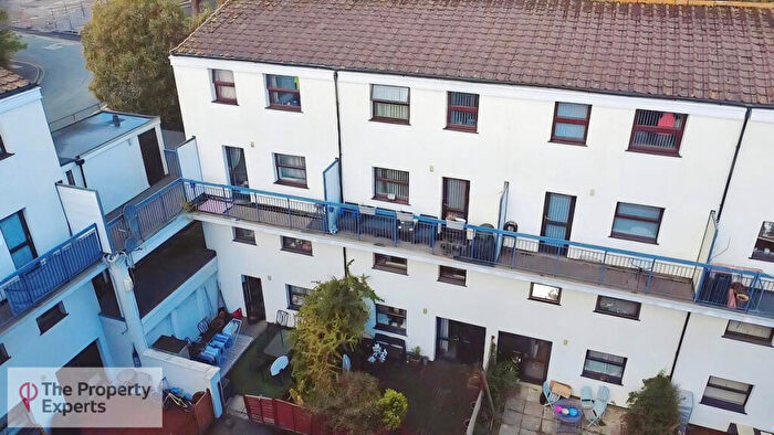 3 Bedroom Maisonette For Sale In Raglan Road, Plymouth, PL1