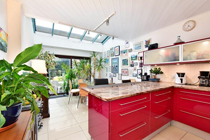 5 Bedroom Property To Rent In Hatfield Road, St.Albans, AL4