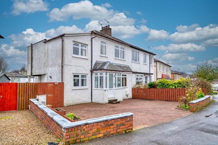 4 Bedroom Semi Detached House For Sale In Ravenscliffe Drive, Giffnock, G46