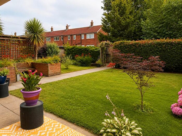 3 Bedroom Semi-Detached House For Sale In Whiteholme Place, Ashton-On-Ribble, Preston, PR2