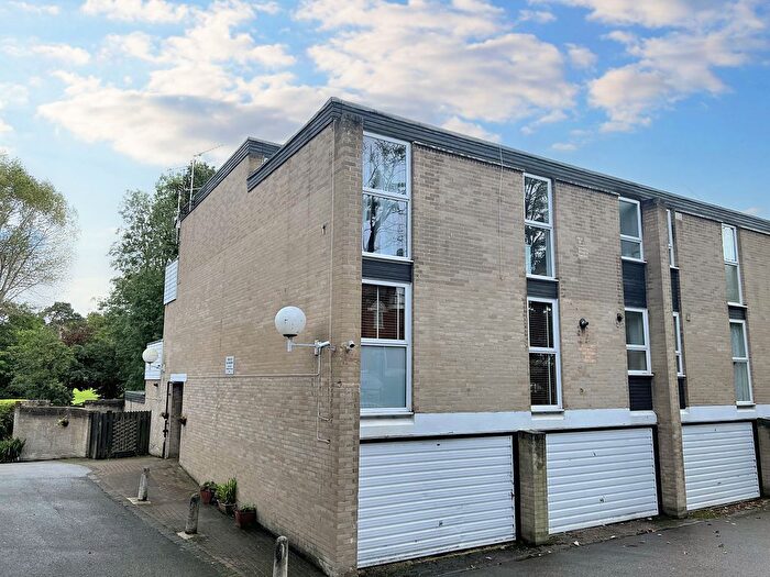 2 Bedroom Flat To Rent In Willow Grove, Chislehurst, BR7