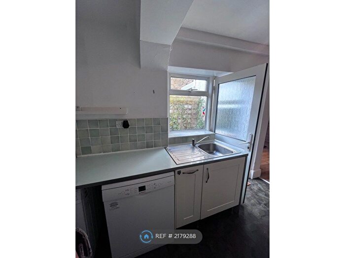 3 Bedroom Terraced House To Rent In Grove Road, Mitcham, CR4