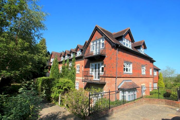 2 Bedroom Flat For Sale In Greenwood Court, Tunbridge Wells, Kent, TN2