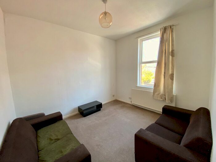 1 Bedroom Flat To Rent In Burton Road, Manchester, M20