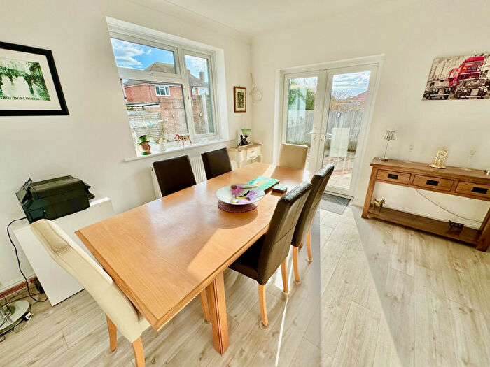 1 Bedroom Detached House To Rent In Keymer Crescent, Worthing, BN12
