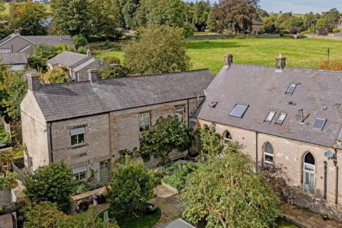 5 Bedroom Semi Detached House For Sale In High Street, Tideswell, Buxton, SK17