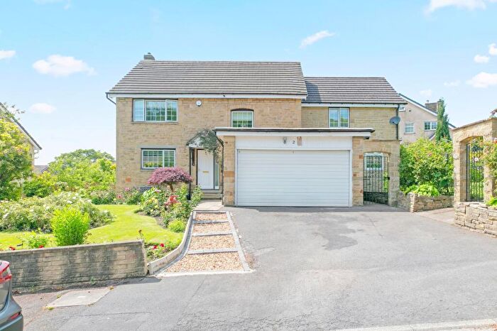 5 Bedroom Detached House For Sale In Woodvale Crescent, Bingley, West Yorkshire, BD16