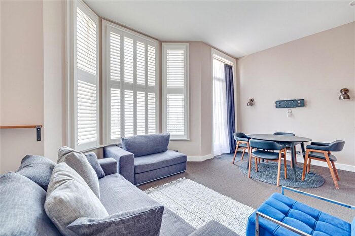2 Bedroom Flat To Rent In Castletown Road, London, W14