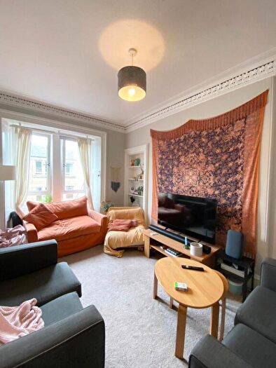 2 Bedroom Flat To Rent In Cathcart Place, Edinburgh, EH11