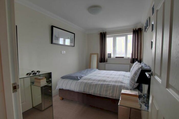 2 Bedroom Flat To Rent In Lower Southend Road, Wickford, SS11