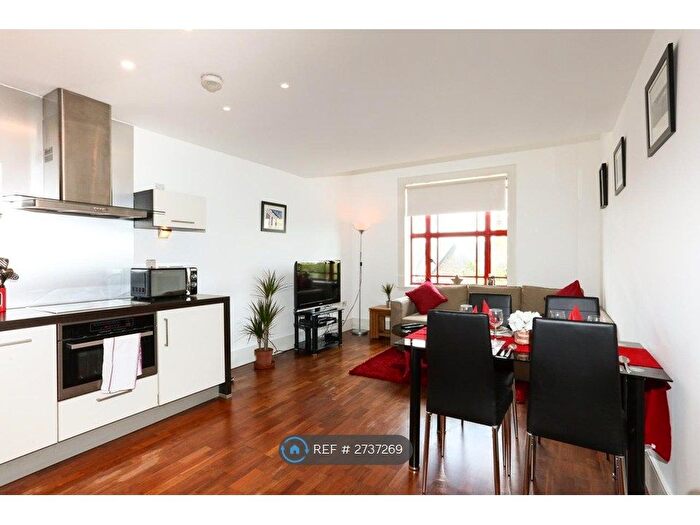 1 Bedroom Flat To Rent In Highbury Stadium Square, London, N5