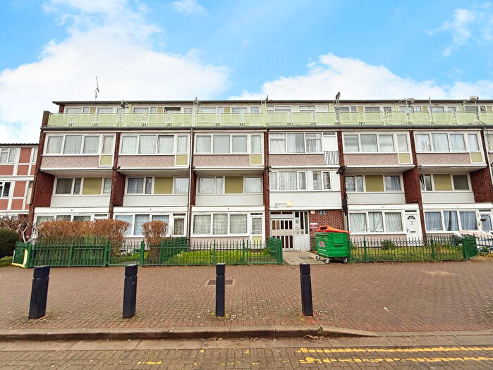 2 Bedroom Flat For Sale In Snowshill Road, Manor Park, London, E12