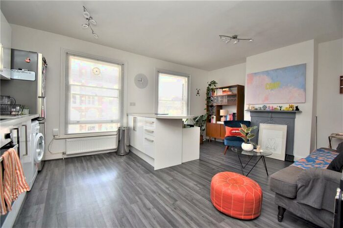 1 Bedroom Flat To Rent In The Broadway, Crouch End, London, N8