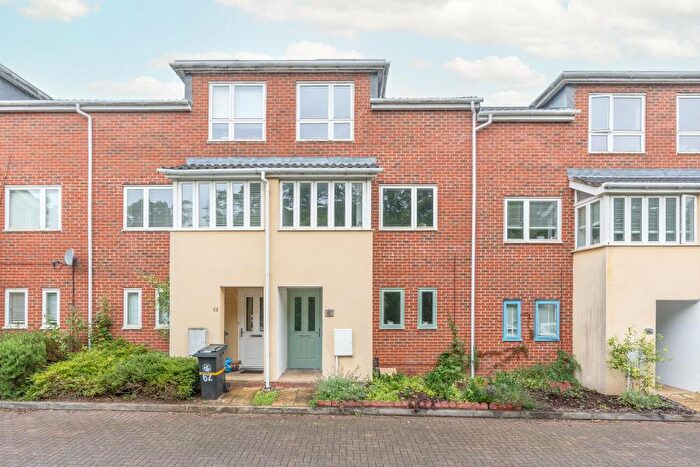 4 Bedroom Town House To Rent In Dirac Road - Ashley Down, BS7