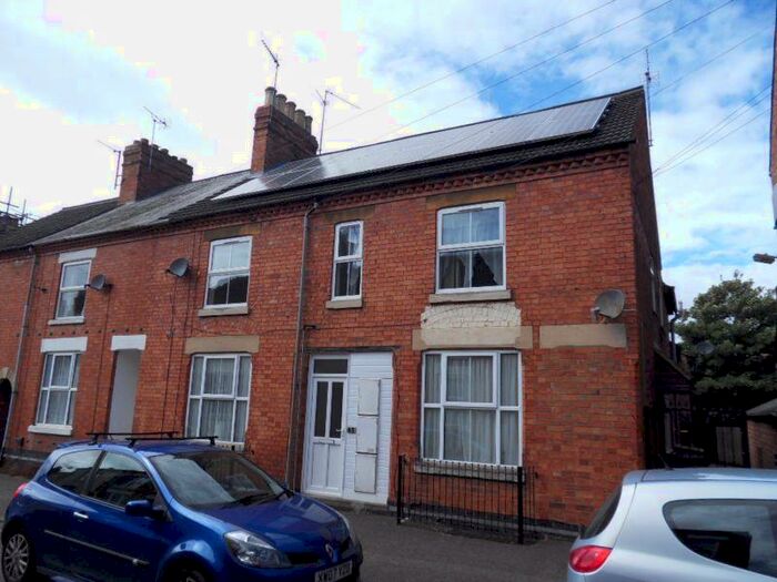 2 Bedroom Flat To Rent In Crabb Street, Rushden, NN10
