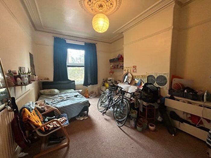 7 Bedroom Property To Rent In Regent Park Terrace, Hyde Park, Leeds, LS6