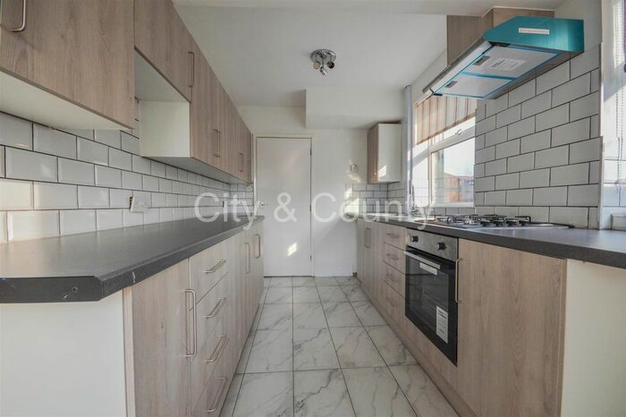 3 Bedroom Detached House To Rent In Mina Close, Stanground, Peterborough PE2