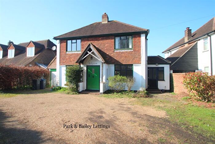 3 Bedroom House To Rent In Bedroom Detached House In Old Coulsdon, CR5