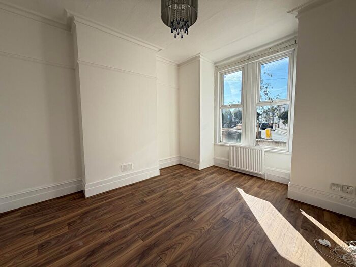 1 Bedroom Flat To Rent In Salisbury Road, Leyton, London, E10