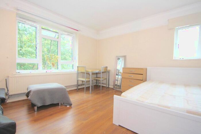 4 Bedroom Flat To Rent In Langdon Court, City Road, EC1V