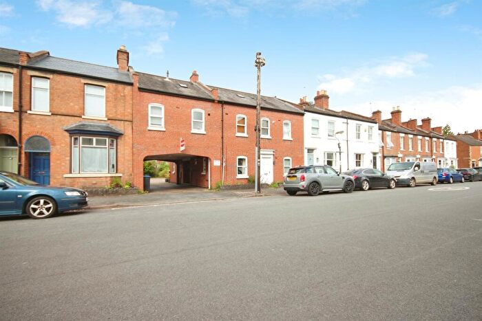 2 Bedroom Flat For Sale In Leam Terrace, Leamington Spa, CV31
