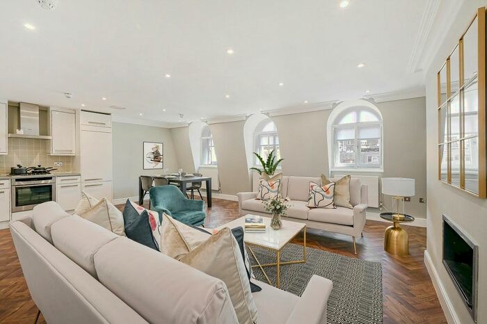 2 Bedroom Flat To Rent In New Bond Street, Mayfair, W1S