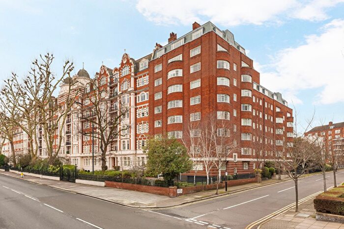 4 Bedroom Flat For Sale In Prince Albert Road, London, NW8