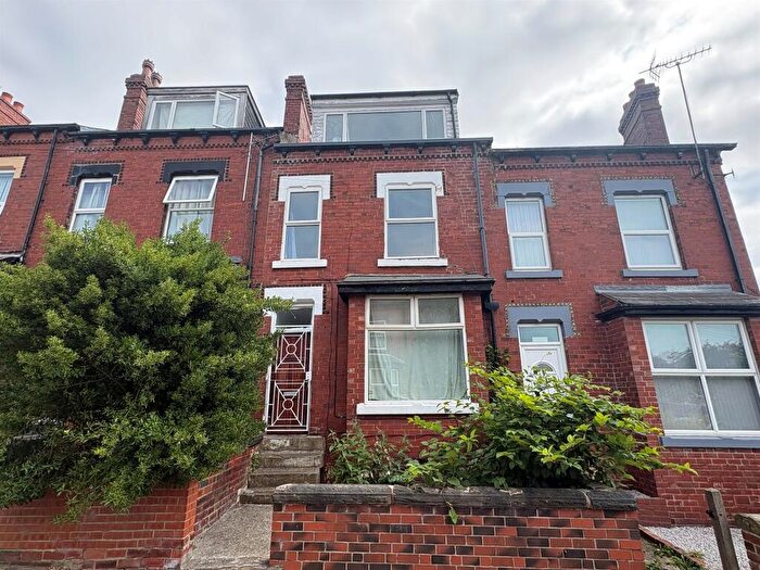 4 Bedroom Terraced House For Sale In Reginald View, Leeds, LS7