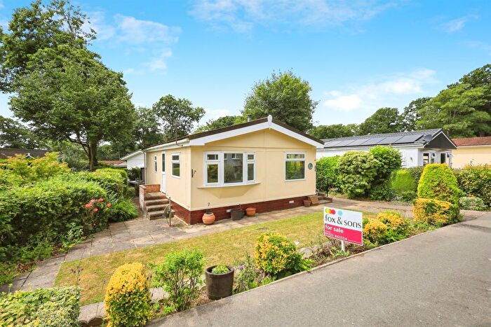 2 Bedroom Mobile/park Home For Sale In Deanland Wood Park, Golden Cross, Hailsham, BN27