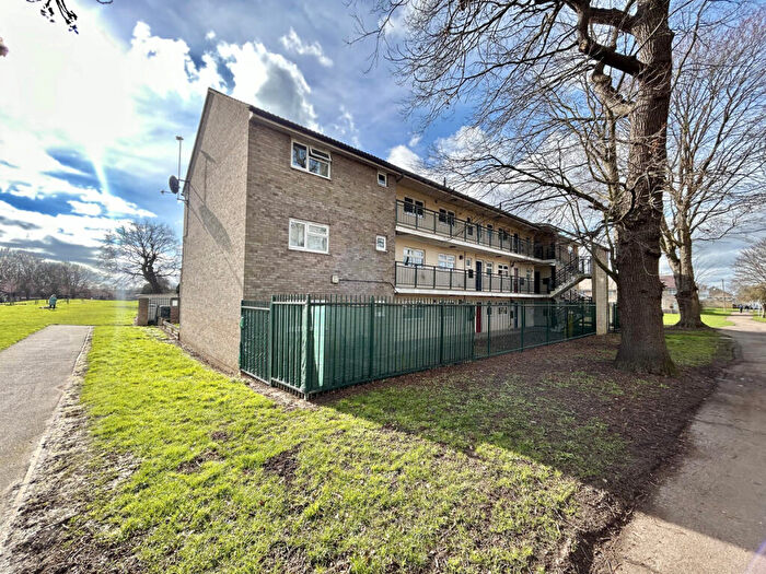 1 Bedroom Flat For Sale In Elm Close, Huntingdon, PE29