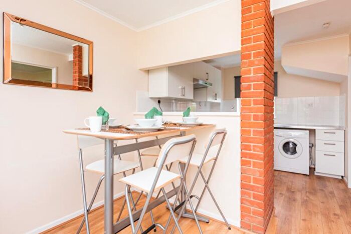 3 Bedroom Terraced House To Rent In Laurel Farm Close, Old Headington, OX3