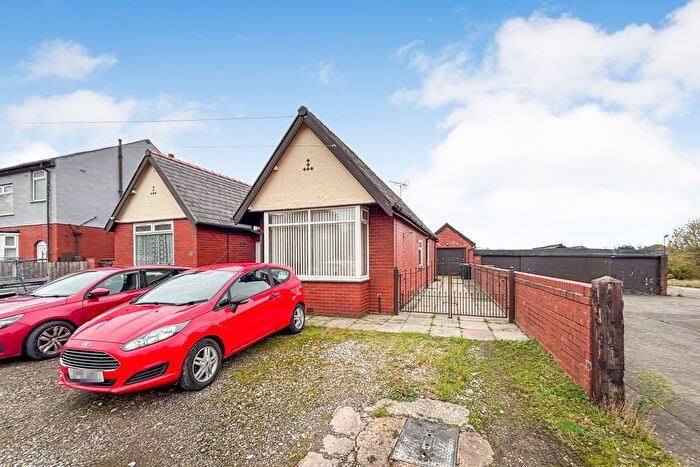 2 Bedroom Bungalow For Sale In Walnut Avenue, Wigan, WN1