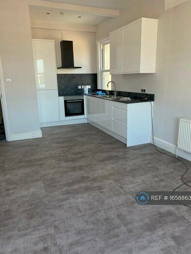 3 Bedroom Flat To Rent In Portland Street, Cheltenham, GL52