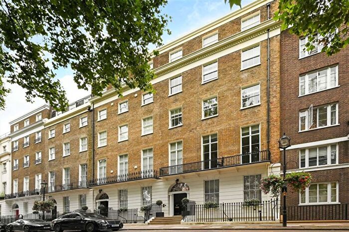 2 Bedroom Flat To Rent In Bryanston Square, London, W1H