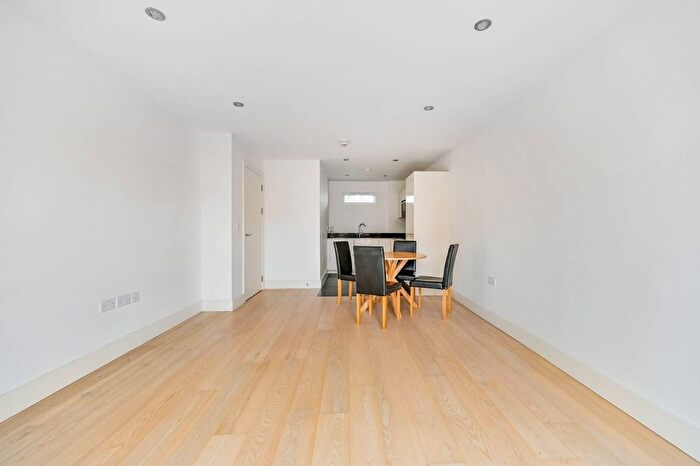 1 Bedroom Flat To Rent In Water Lane, Kingston, Kingston Upon Thames, KT1