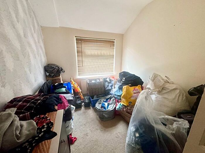 3 Bedroom Terraced House For Sale In Huddleston Road, Grimsby, DN32