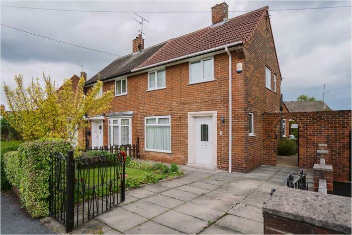 2 Bedroom Semi-Detached House To Rent In Fearnville Close, Oakwood, Leeds, LS8