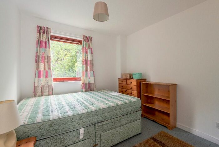 1 Bedroom Flat To Rent In West Winnelstrae, Inverleith, Edinburgh, EH5