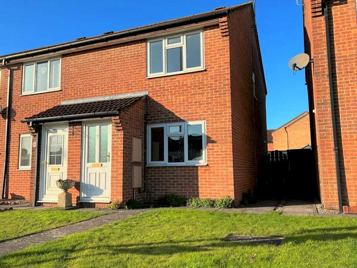2 Bedroom House For Sale In Weavers Crofts Melksham, SN12