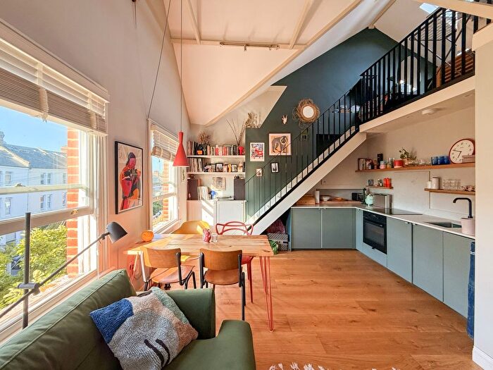 1 Bedroom Flat To Rent In Lydon Road, London, SW4