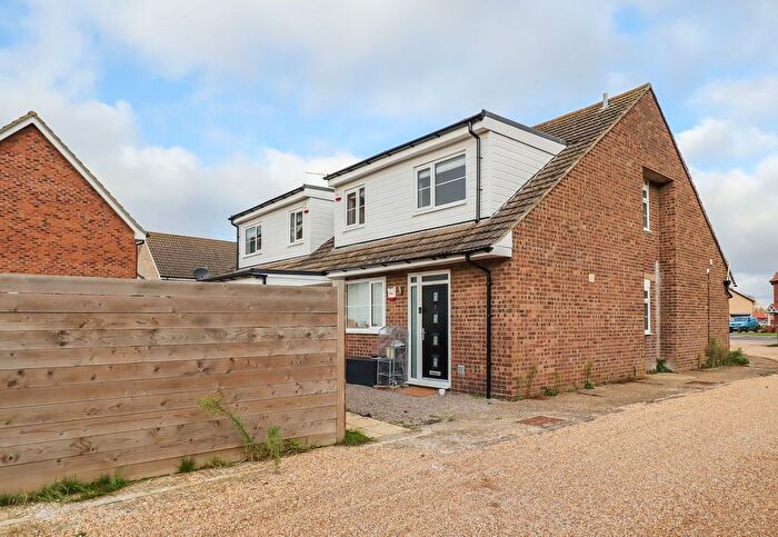 2 Bedroom Flat To Rent In Druids Close, Beck Row, IP28