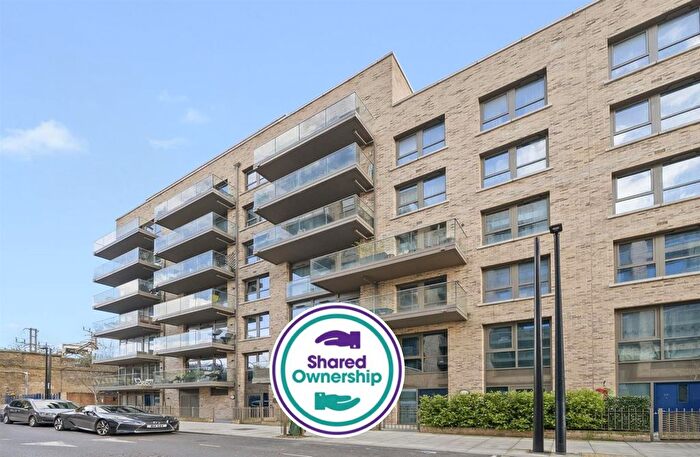 3 Bedroom Flat For Sale In Rigel House, Hemming Street, Whitechapel, E1