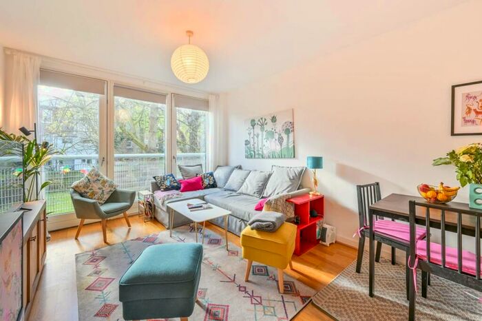 2 Bedroom Flat To Rent In Crouch End Hill, Crouch End, London, N8