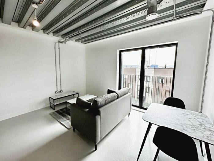 1 Bedroom Flat To Rent In Aire Lofts, Happy Walk, Leeds, LS9