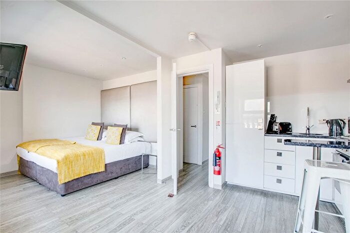 Studio To Rent In Warwick Road, London, SW5