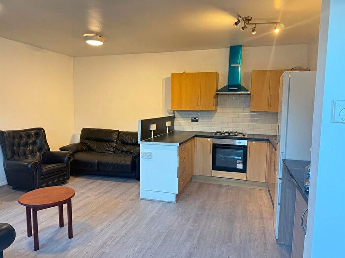 1 Bedroom Flat To Rent In Romford Road, Chigwell, IG7