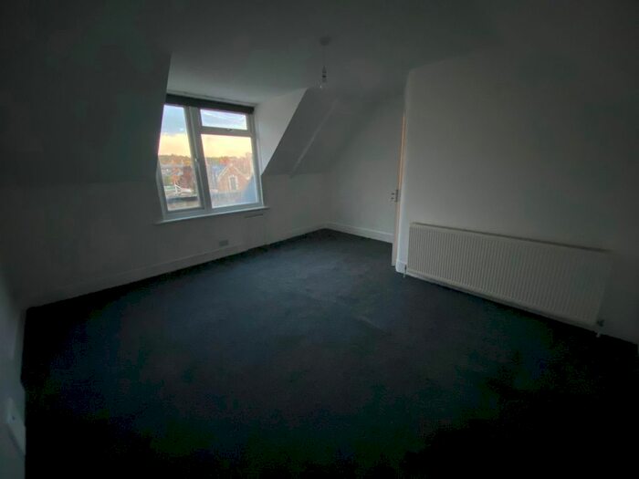 4 Bedroom Flat To Rent In Rye Lane, London, SE15