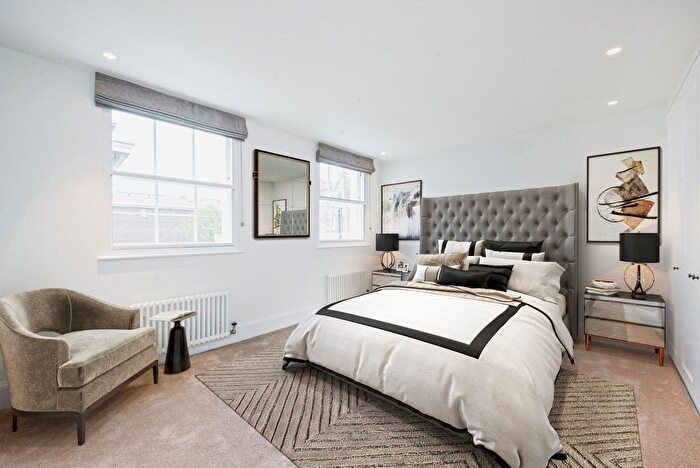 3 Bedroom Flat To Rent In Montague Street, Bloomsbury, WC1B