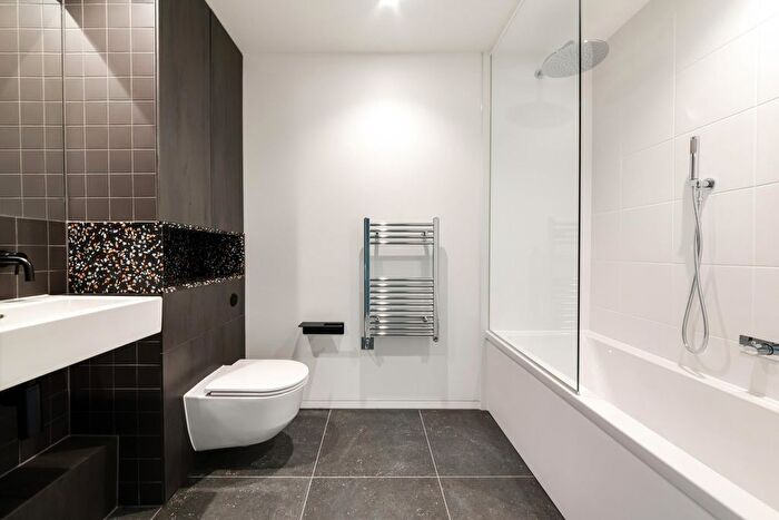 Studio For Sale In Greenwich Peninsula, Harbour Walk, SE10